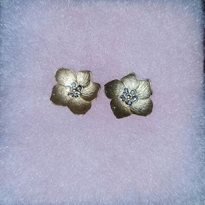 Preloved stud eartings